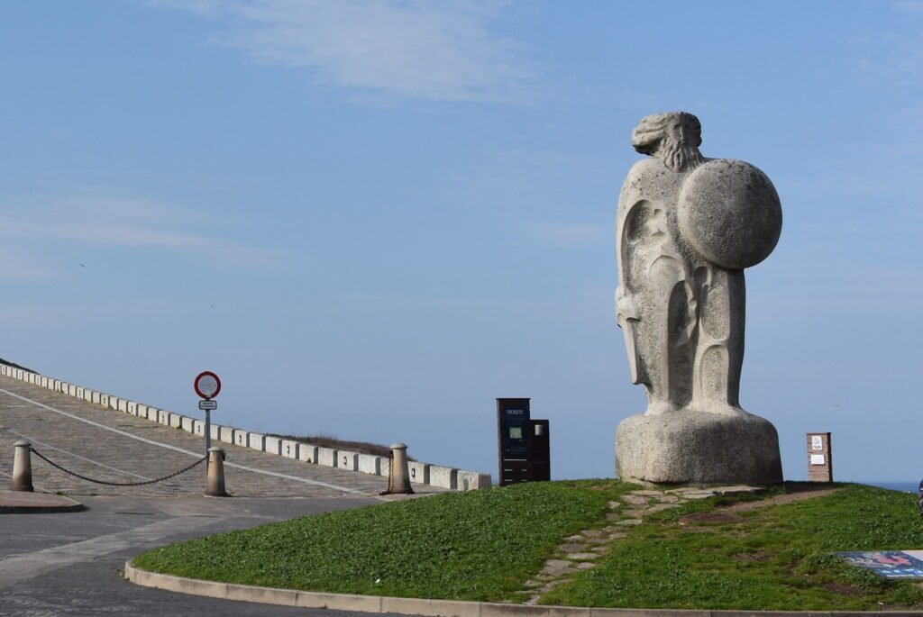 Hercules and statue